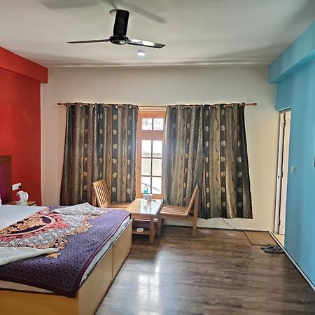 Tsaskan Hotel Лех Екстер'єр фото